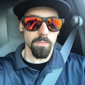 Meet your Posher, Thomas